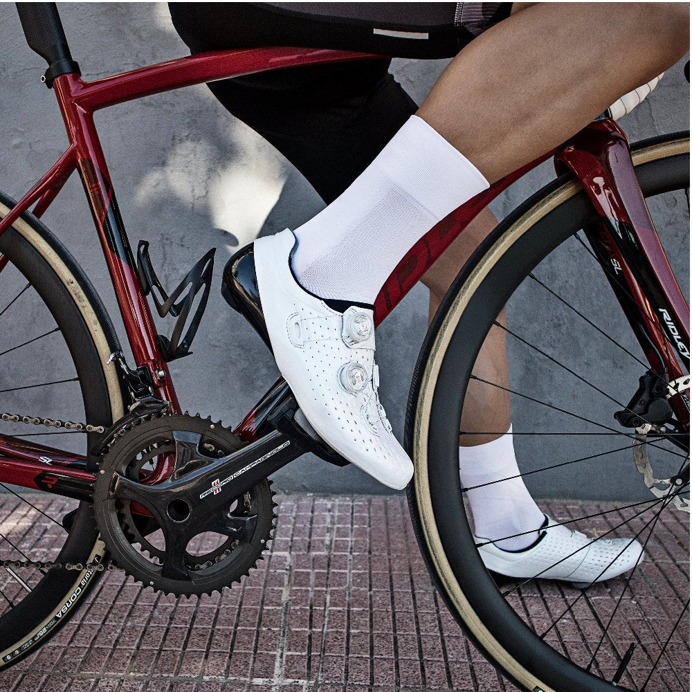 GripGrab Lightweight SL Cycling Sock action