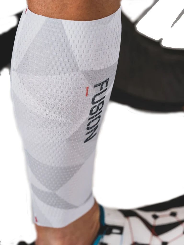 Fusion Tempo! Calf Sleeves - White/Grey set bagfra