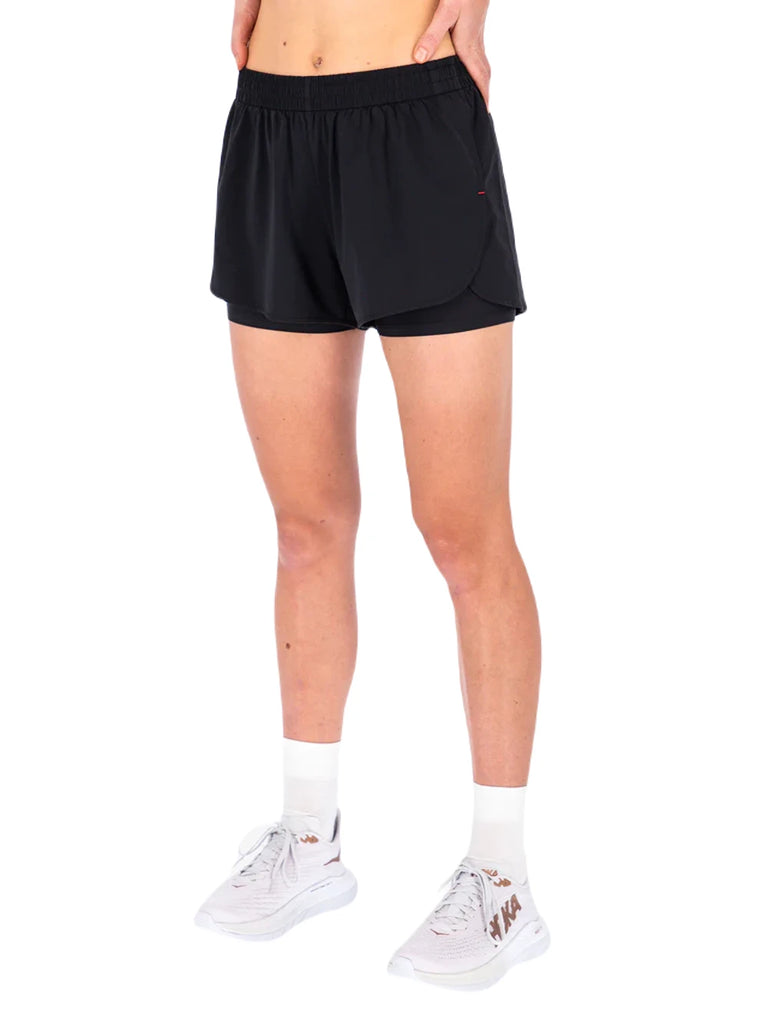 Fusion Womens Run Short - Black set fra fronten