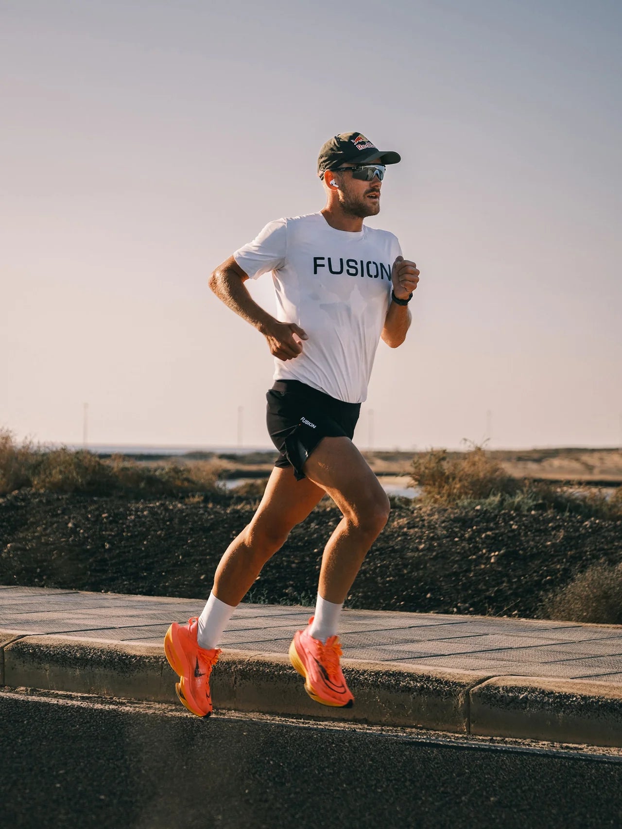 Fusion Mens Tempo T-Shirt - White (logo) - Endurance Sport