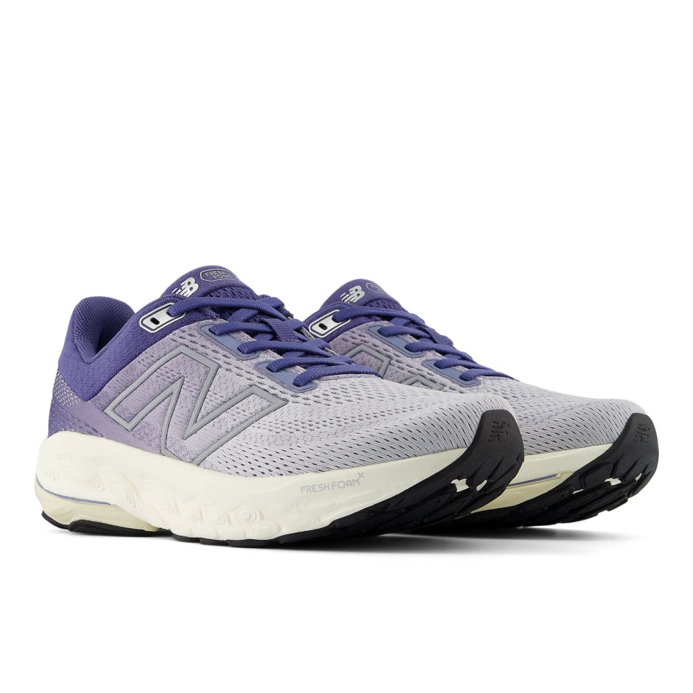 New Balance FreshFoam 860v14 set fra fronten