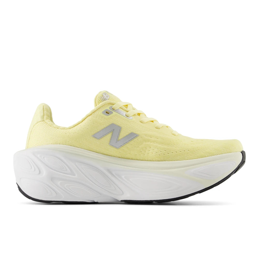 New Balance FreshFoam Morev5 parchment set fra siden