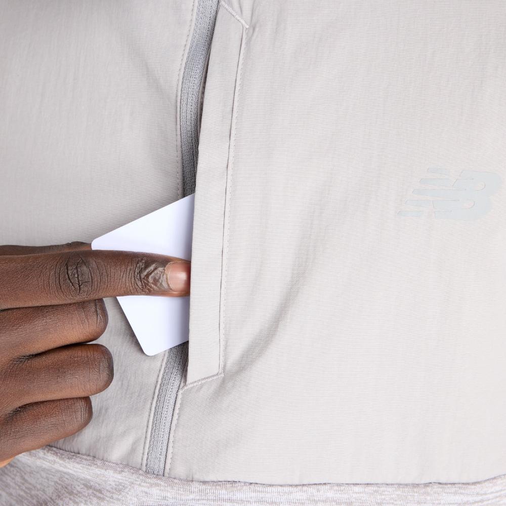 New Balance Athletics Heat Grid 1/2 Zip Herre - Athletic Grey med fokus på lomme