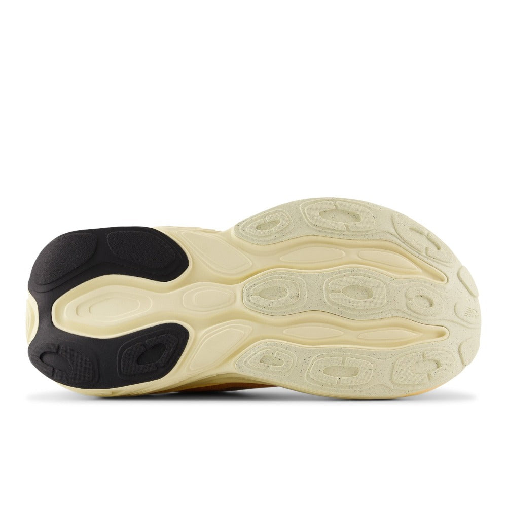 New Balance Fresh Foam X More v5 Dame - Copper/Light Gold Metallic set fra bunden