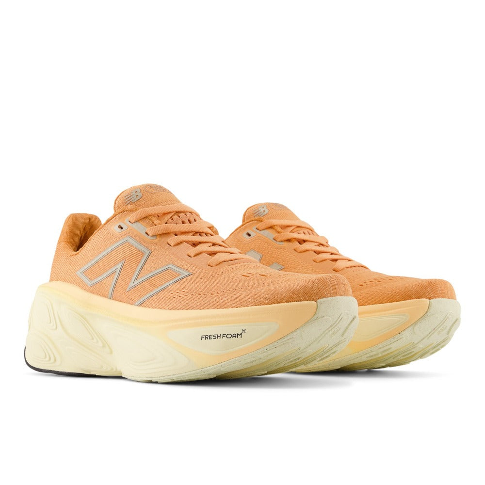New Balance Fresh Foam X More v5 Dame - Copper/Light Gold Metallic set fra fronten