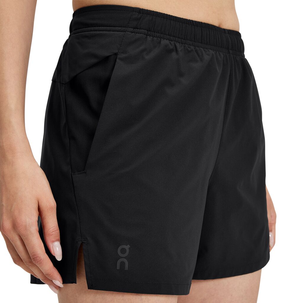 On Essential Shorts dame - Black - Endurance Sport