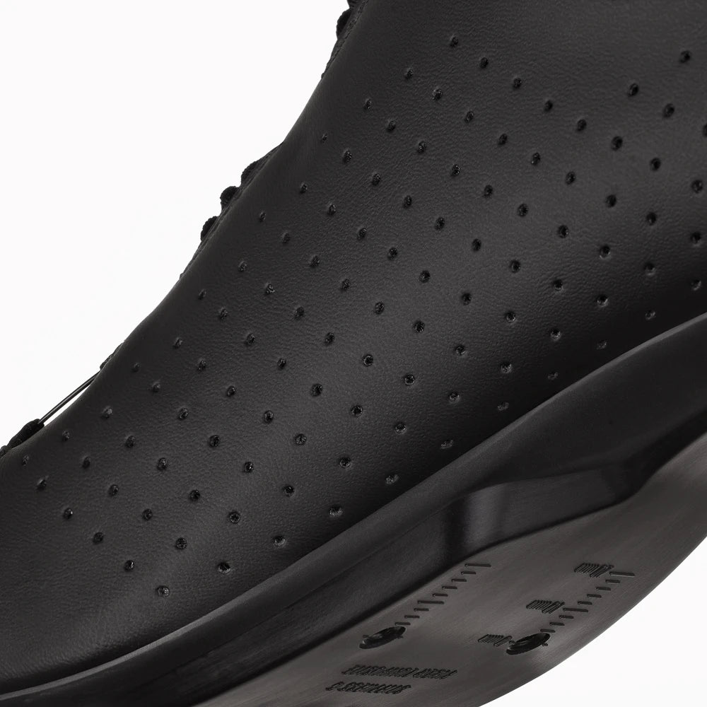 Fizik Vento Omna - Black/Black - Endurance Sport